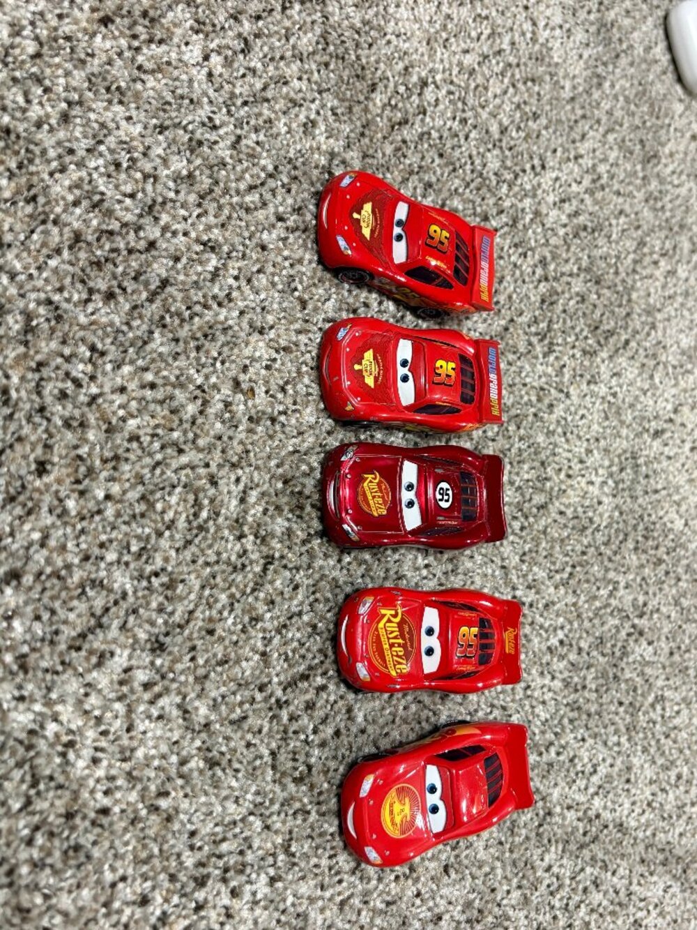 Disney Pixar Cars Lightning McQueen Diecast Lot of 5 Variants